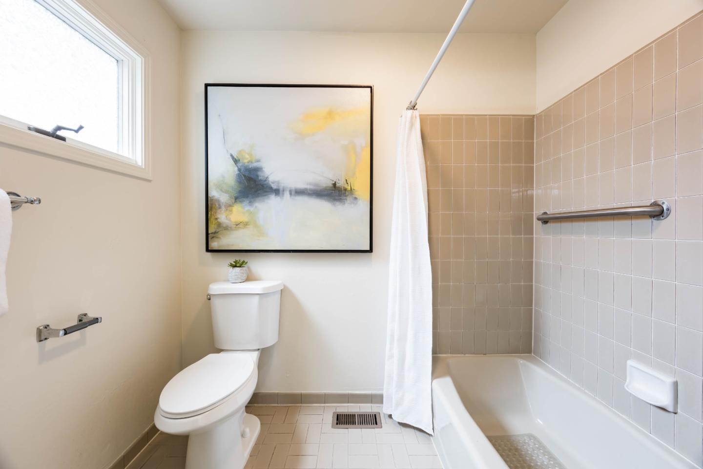 Detail Gallery Image 16 of 25 For 695 N California Ave, Palo Alto,  CA 94301 - 4 Beds | 2 Baths