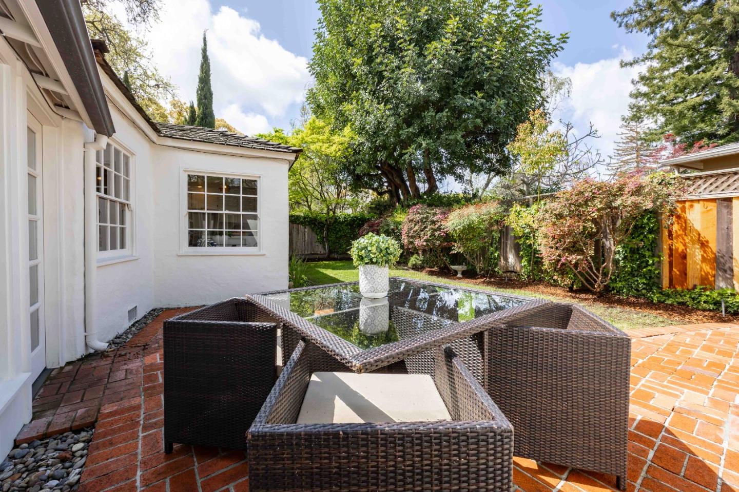 Detail Gallery Image 22 of 25 For 695 N California Ave, Palo Alto,  CA 94301 - 4 Beds | 2 Baths