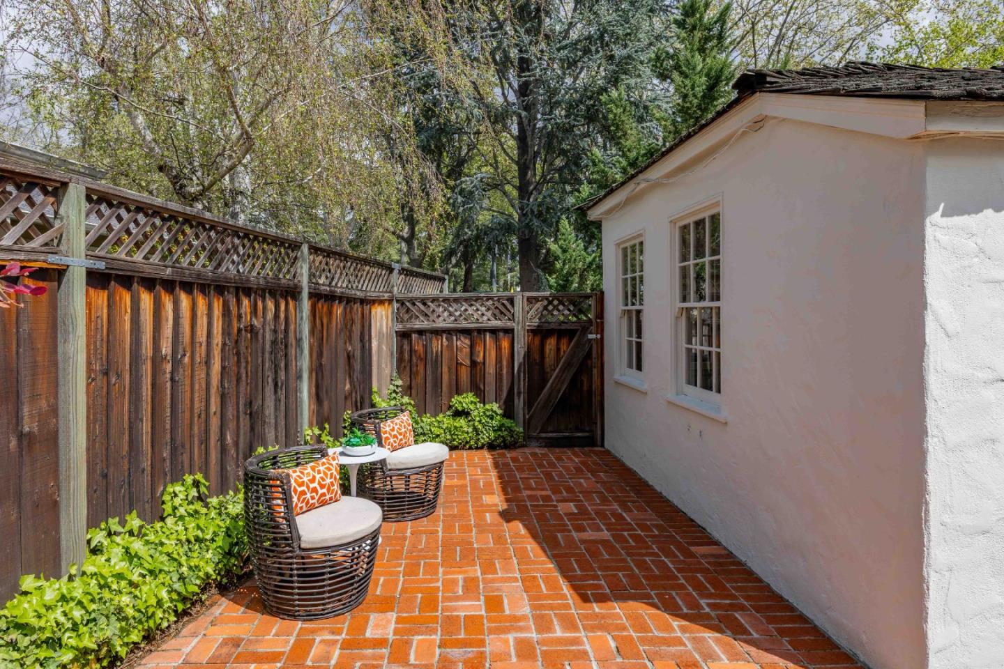 Detail Gallery Image 25 of 25 For 695 N California Ave, Palo Alto,  CA 94301 - 4 Beds | 2 Baths