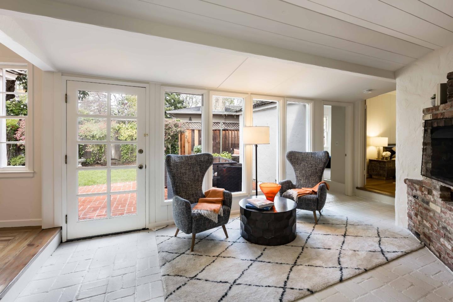 Detail Gallery Image 6 of 25 For 695 N California Ave, Palo Alto,  CA 94301 - 4 Beds | 2 Baths