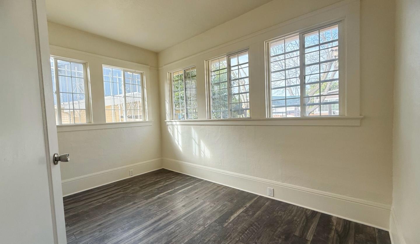 Detail Gallery Image 7 of 11 For 130 E Worth St, Stockton,  CA 95206 - 4 Beds | 2 Baths