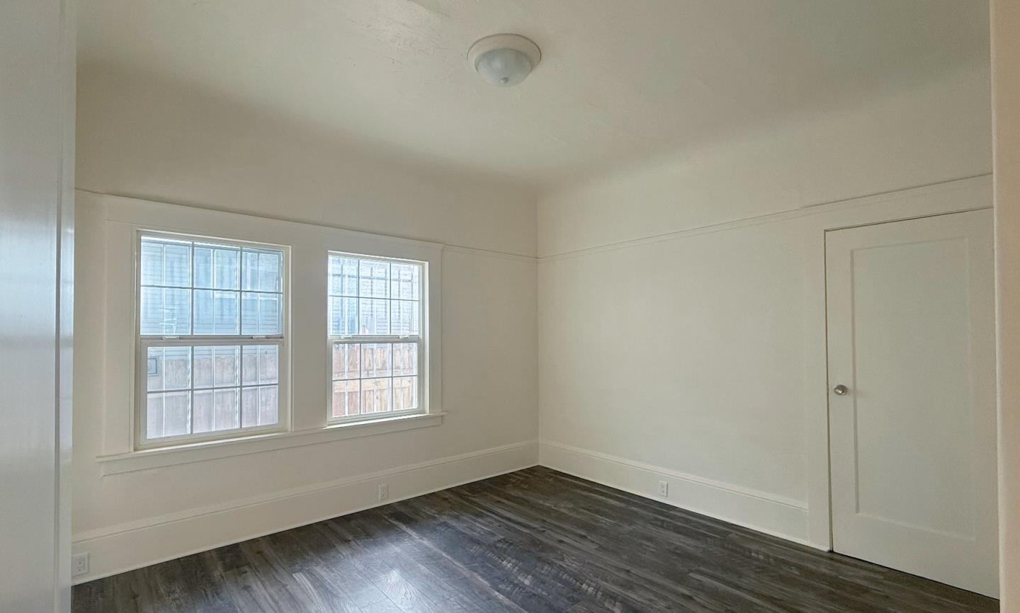 Detail Gallery Image 8 of 11 For 130 E Worth St, Stockton,  CA 95206 - 4 Beds | 2 Baths