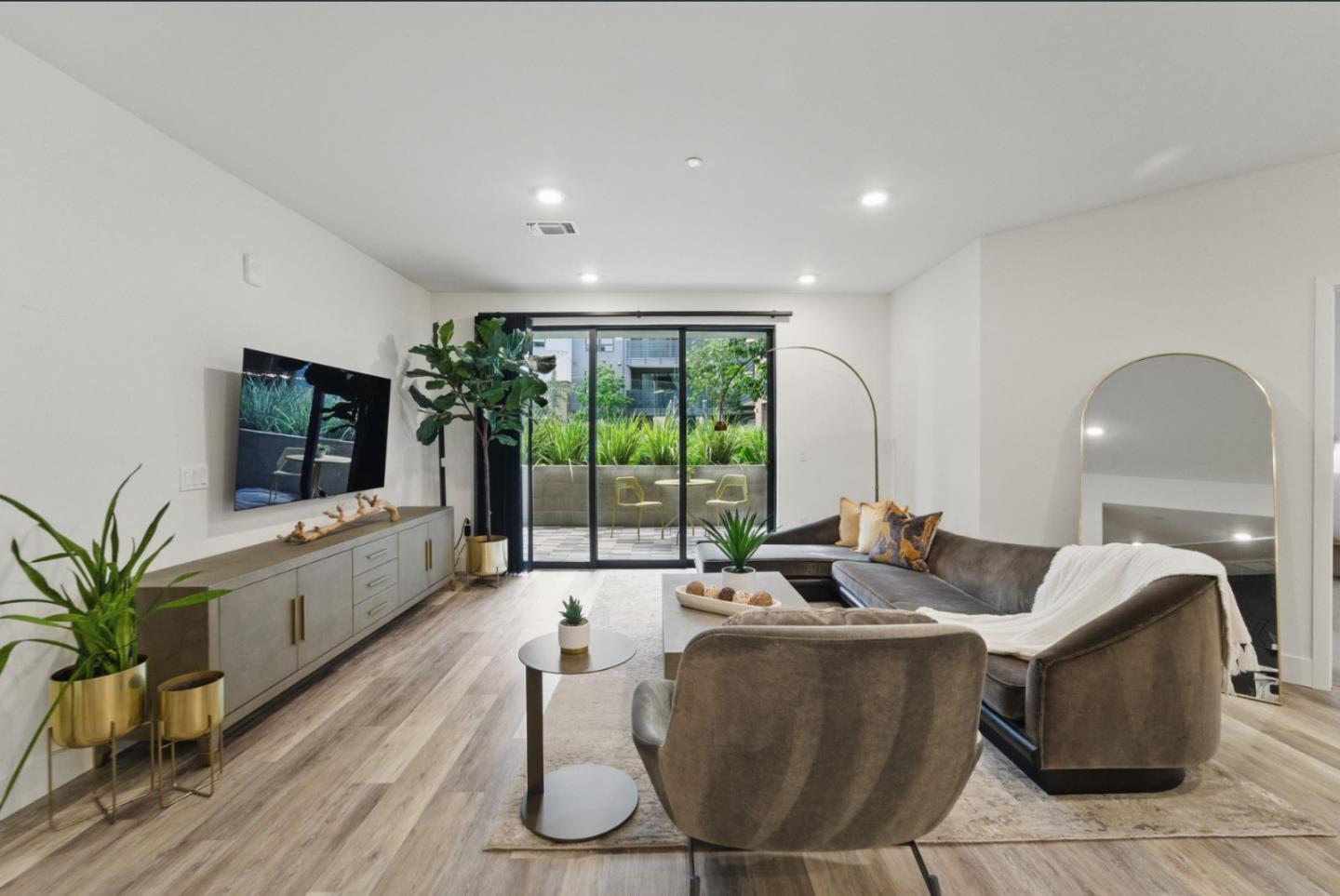 Detail Gallery Image 8 of 58 For 3578 Rambla Pl #324,  Santa Clara,  CA 95051 - 2 Beds | 2/1 Baths