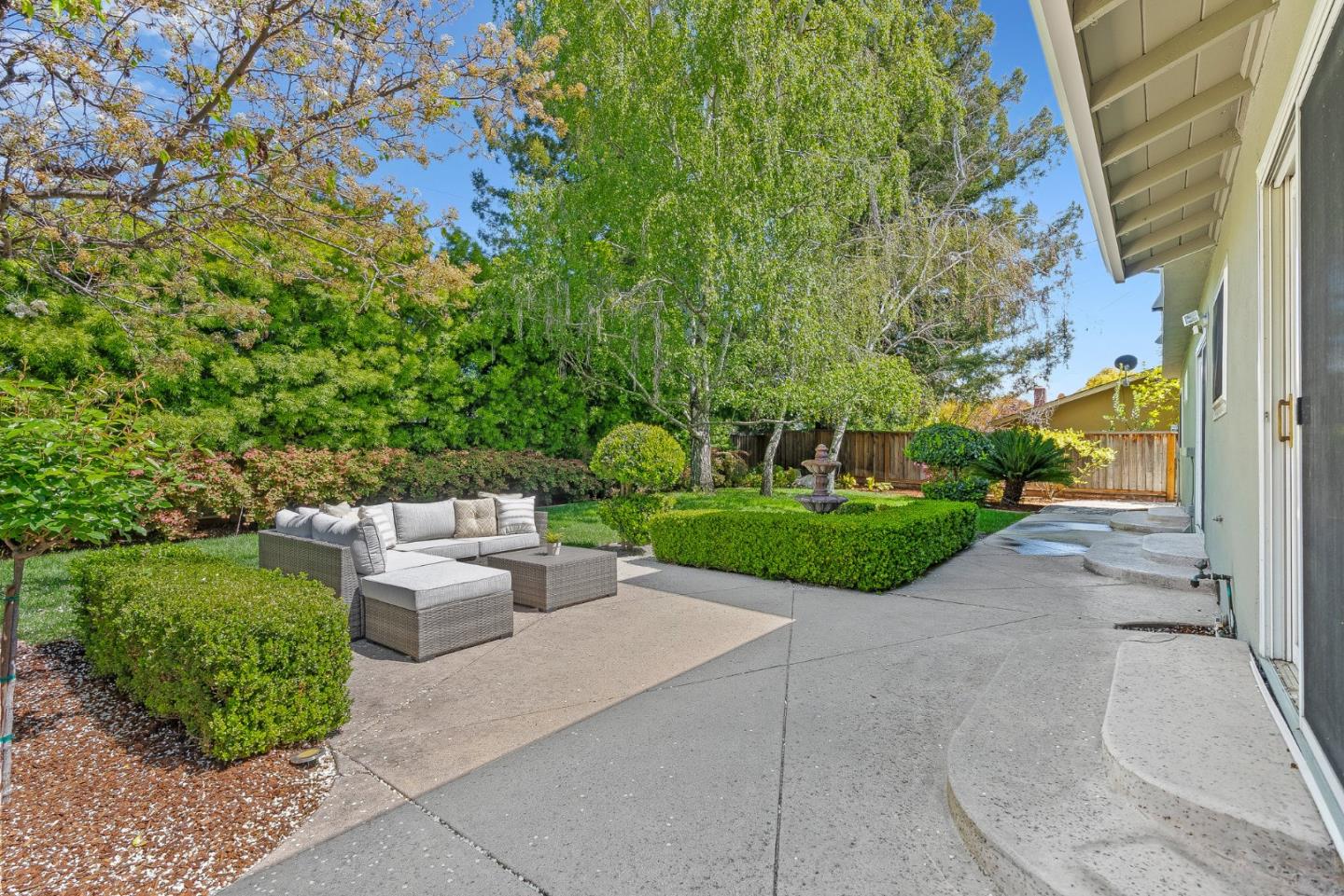 Detail Gallery Image 35 of 52 For 141 Cambrian View Way, Los Gatos,  CA 95032 - 5 Beds | 3 Baths