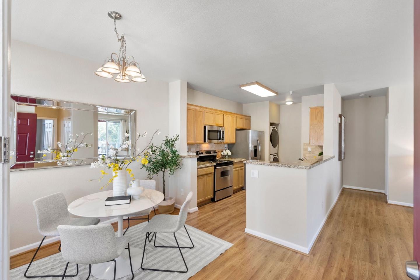 Detail Gallery Image 7 of 19 For 250 Santa Fe Ter #322,  Sunnyvale,  CA 94085 - 2 Beds | 2 Baths