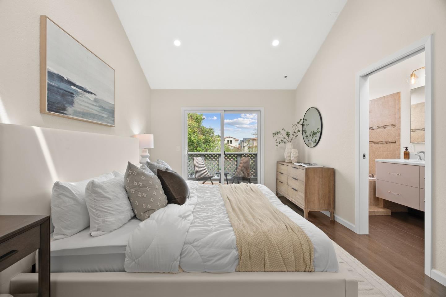 Detail Gallery Image 11 of 25 For 366 Sierra Vista Ave #6,  Mountain View,  CA 94043 - 2 Beds | 2/1 Baths