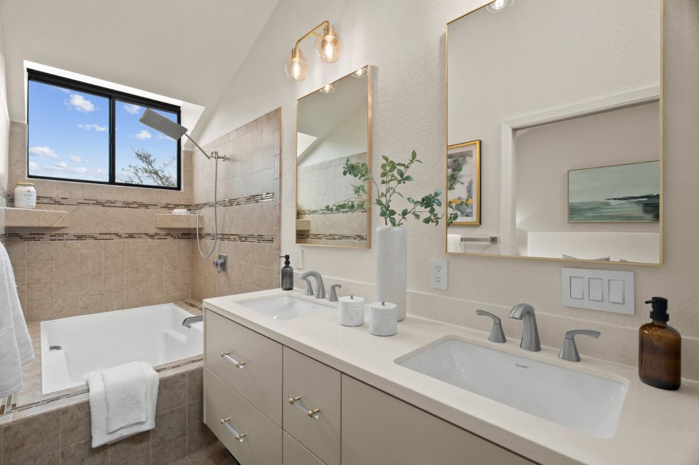 Detail Gallery Image 12 of 25 For 366 Sierra Vista Ave #6,  Mountain View,  CA 94043 - 2 Beds | 2/1 Baths