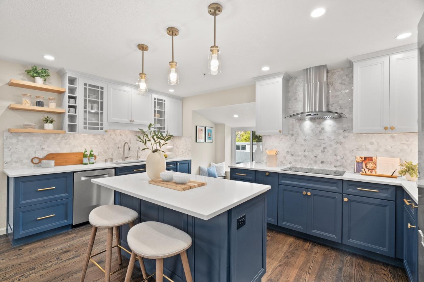 Detail Gallery Image 2 of 25 For 366 Sierra Vista Ave #6,  Mountain View,  CA 94043 - 2 Beds | 2/1 Baths