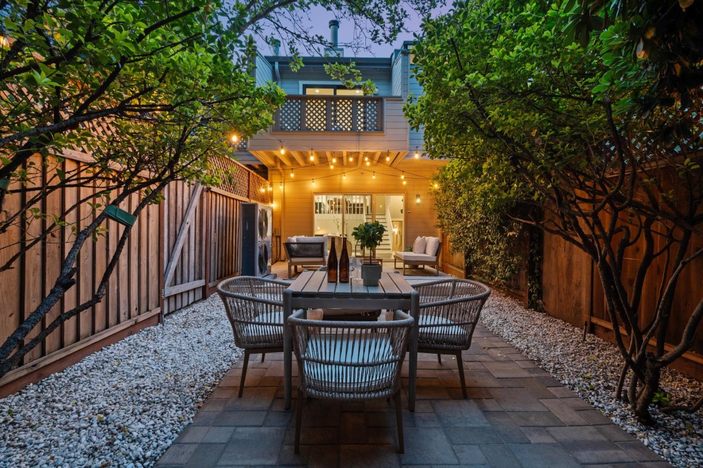 Detail Gallery Image 23 of 25 For 366 Sierra Vista Ave #6,  Mountain View,  CA 94043 - 2 Beds | 2/1 Baths