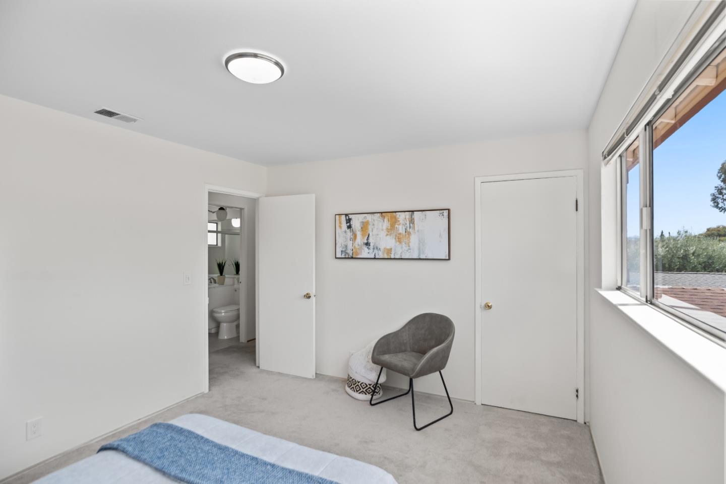 Detail Gallery Image 20 of 31 For 731 Liverpool Way, Sunnyvale,  CA 94087 - 5 Beds | 2/1 Baths