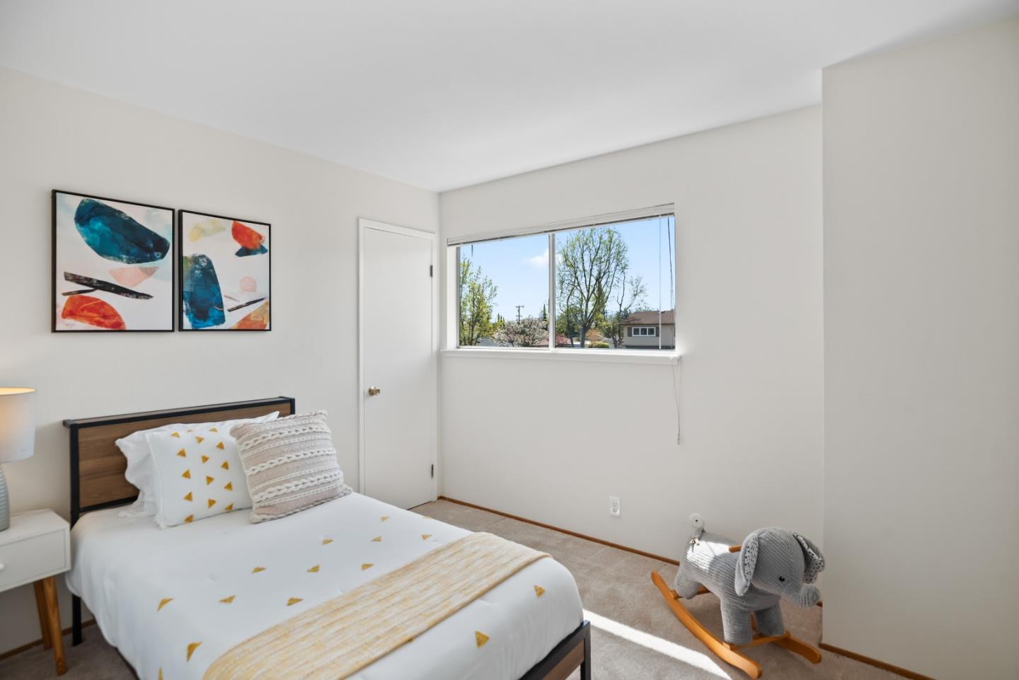 Detail Gallery Image 26 of 31 For 731 Liverpool Way, Sunnyvale,  CA 94087 - 5 Beds | 2/1 Baths