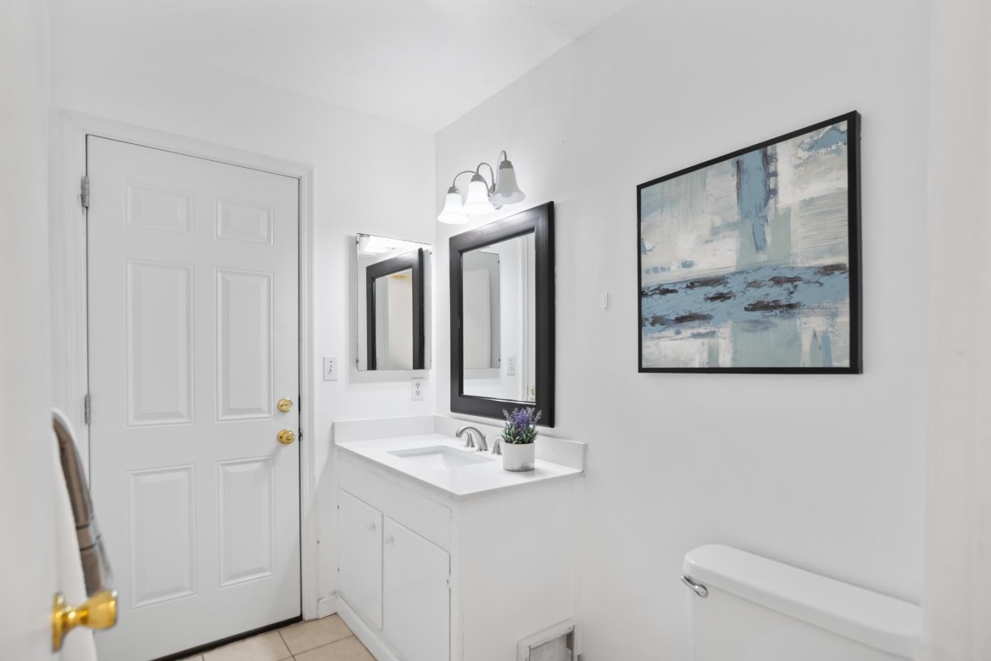 Detail Gallery Image 7 of 31 For 731 Liverpool Way, Sunnyvale,  CA 94087 - 5 Beds | 2/1 Baths