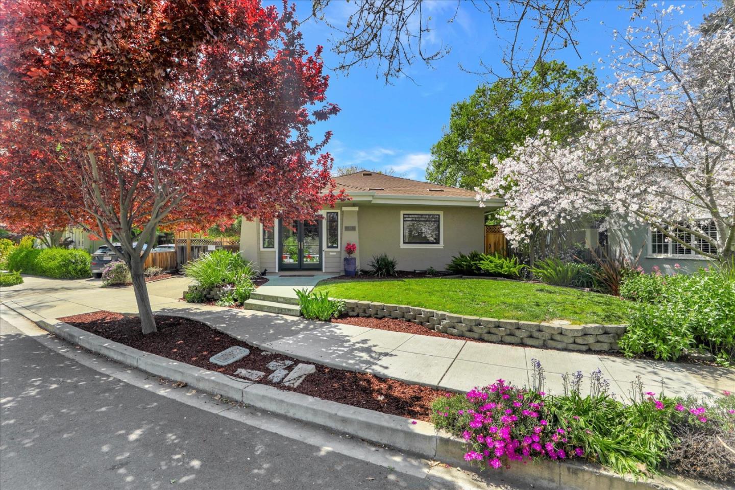 Detail Gallery Image 2 of 79 For 355 S 17th St, San Jose,  CA 95112 - 3 Beds | 2 Baths