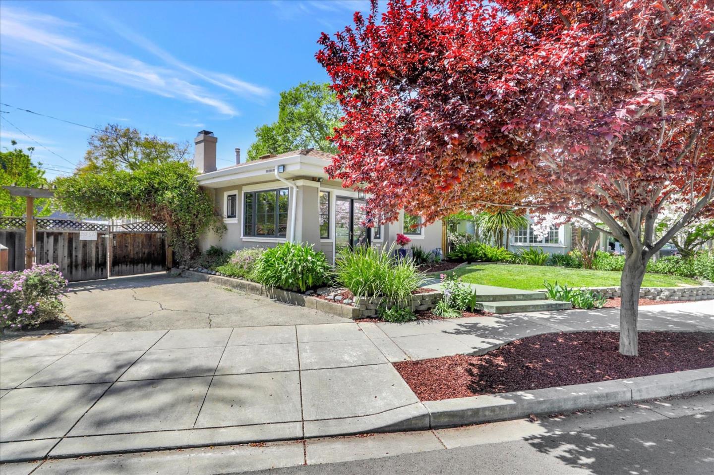 Detail Gallery Image 3 of 79 For 355 S 17th St, San Jose,  CA 95112 - 3 Beds | 2 Baths
