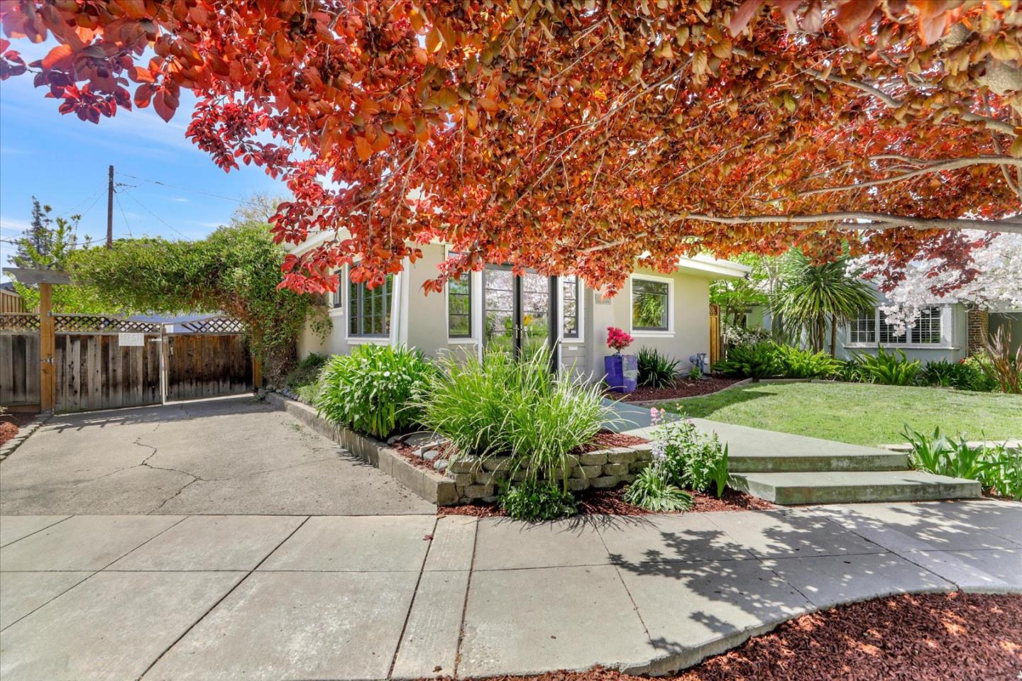 Detail Gallery Image 4 of 79 For 355 S 17th St, San Jose,  CA 95112 - 3 Beds | 2 Baths