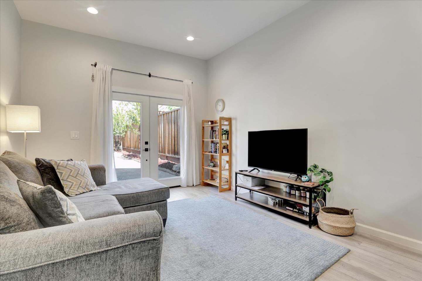 Detail Gallery Image 53 of 79 For 355 S 17th St, San Jose,  CA 95112 - 3 Beds | 2 Baths
