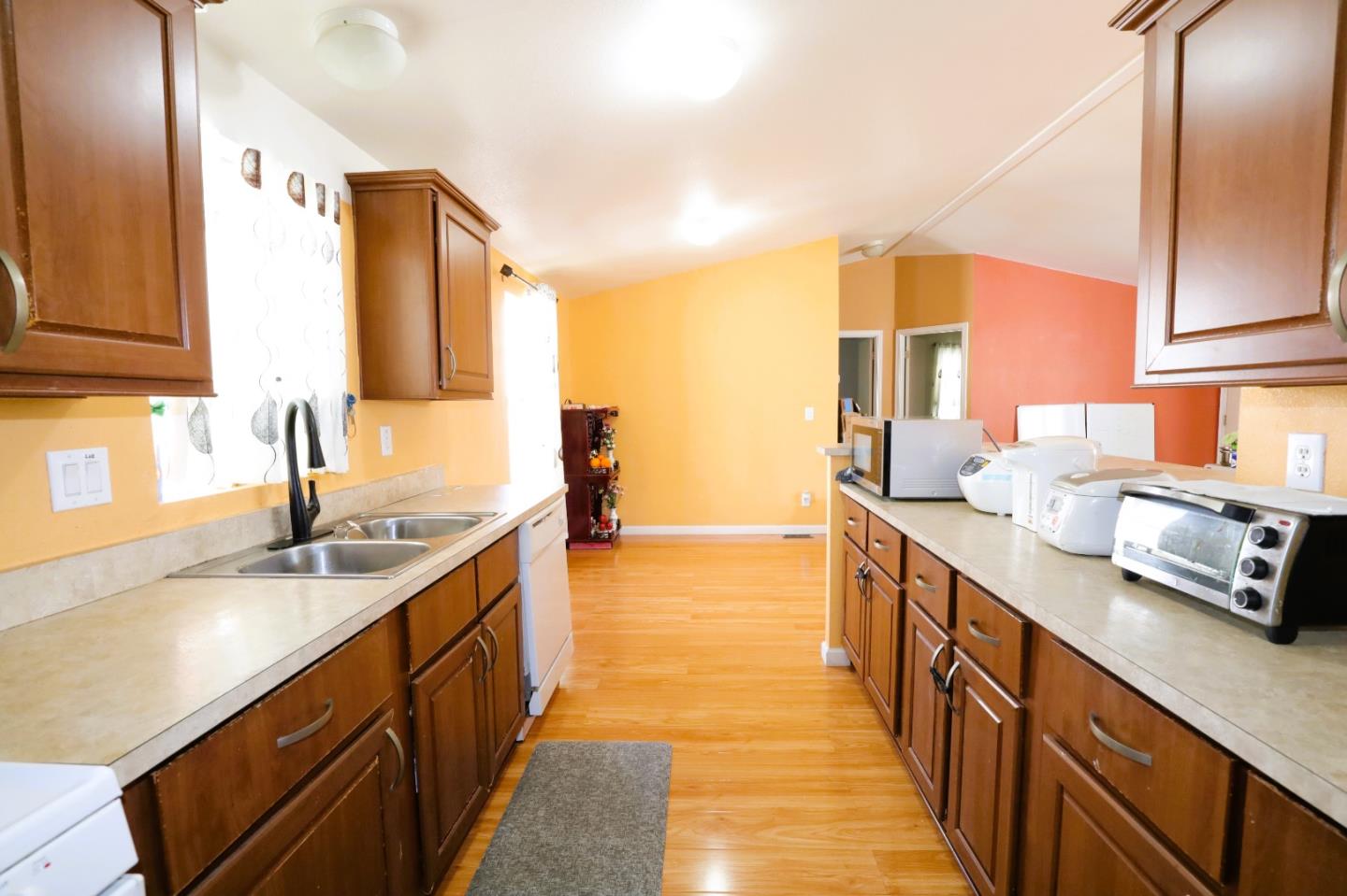 Detail Gallery Image 13 of 22 For 372 Los Encinos #372,  San Jose,  CA 95134 - 3 Beds | 2 Baths