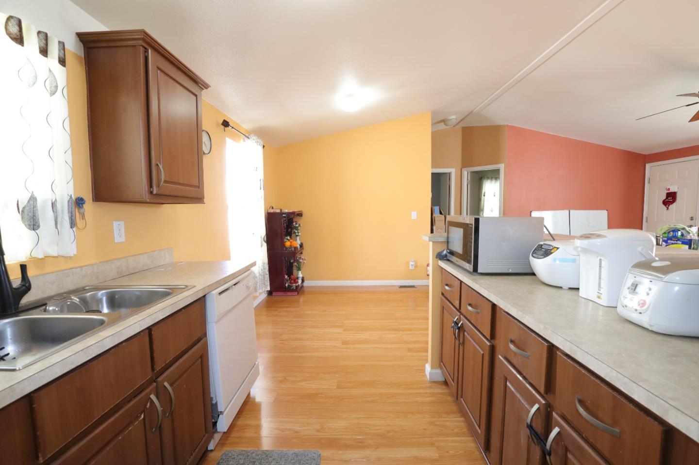 Detail Gallery Image 14 of 22 For 372 Los Encinos #372,  San Jose,  CA 95134 - 3 Beds | 2 Baths