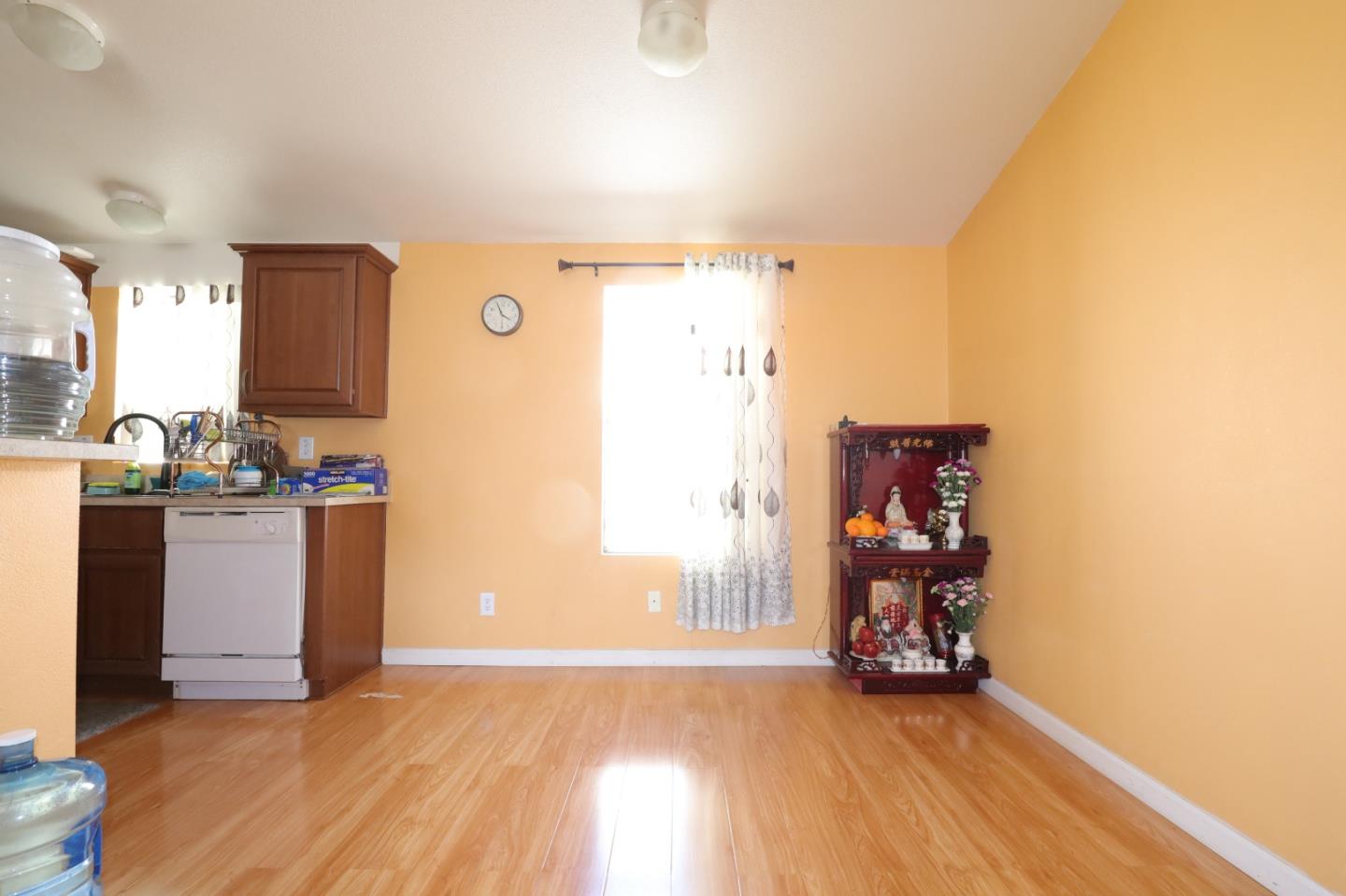 Detail Gallery Image 17 of 22 For 372 Los Encinos #372,  San Jose,  CA 95134 - 3 Beds | 2 Baths