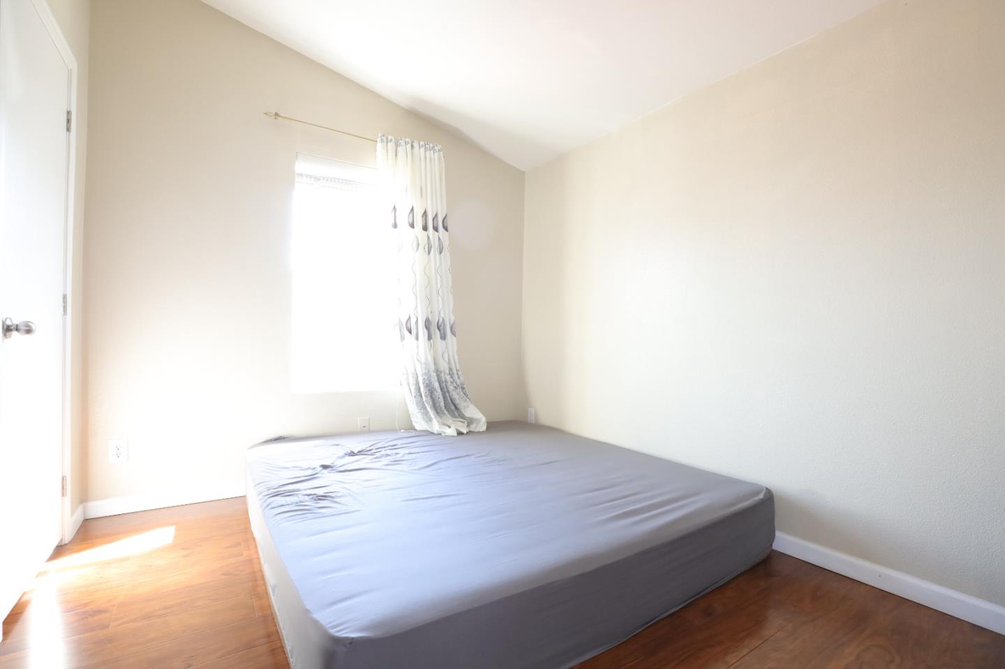 Detail Gallery Image 7 of 22 For 372 Los Encinos #372,  San Jose,  CA 95134 - 3 Beds | 2 Baths
