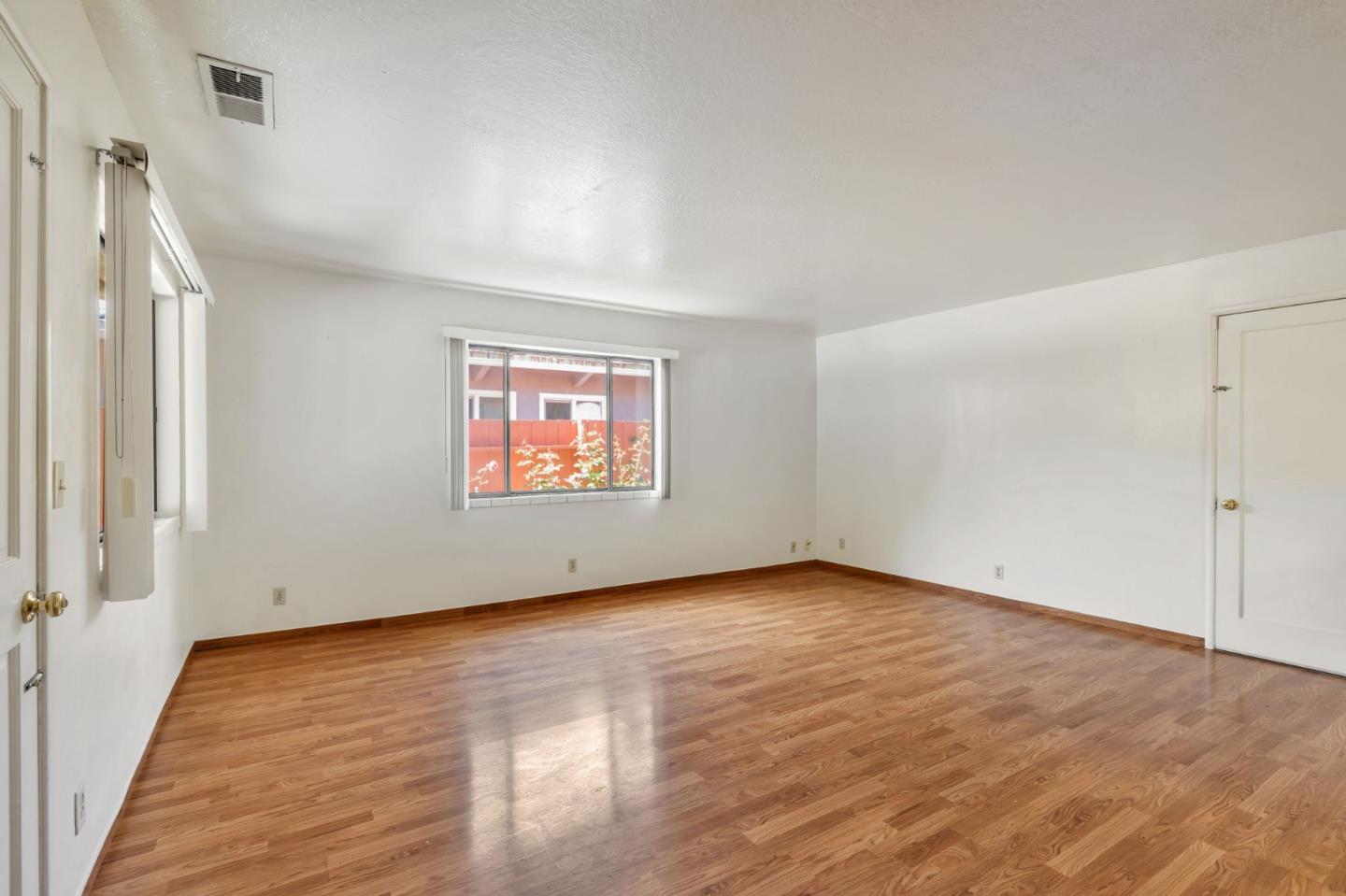 Detail Gallery Image 21 of 41 For 948 W Olive Ave, Sunnyvale,  CA 94086 - 3 Beds | 1/1 Baths