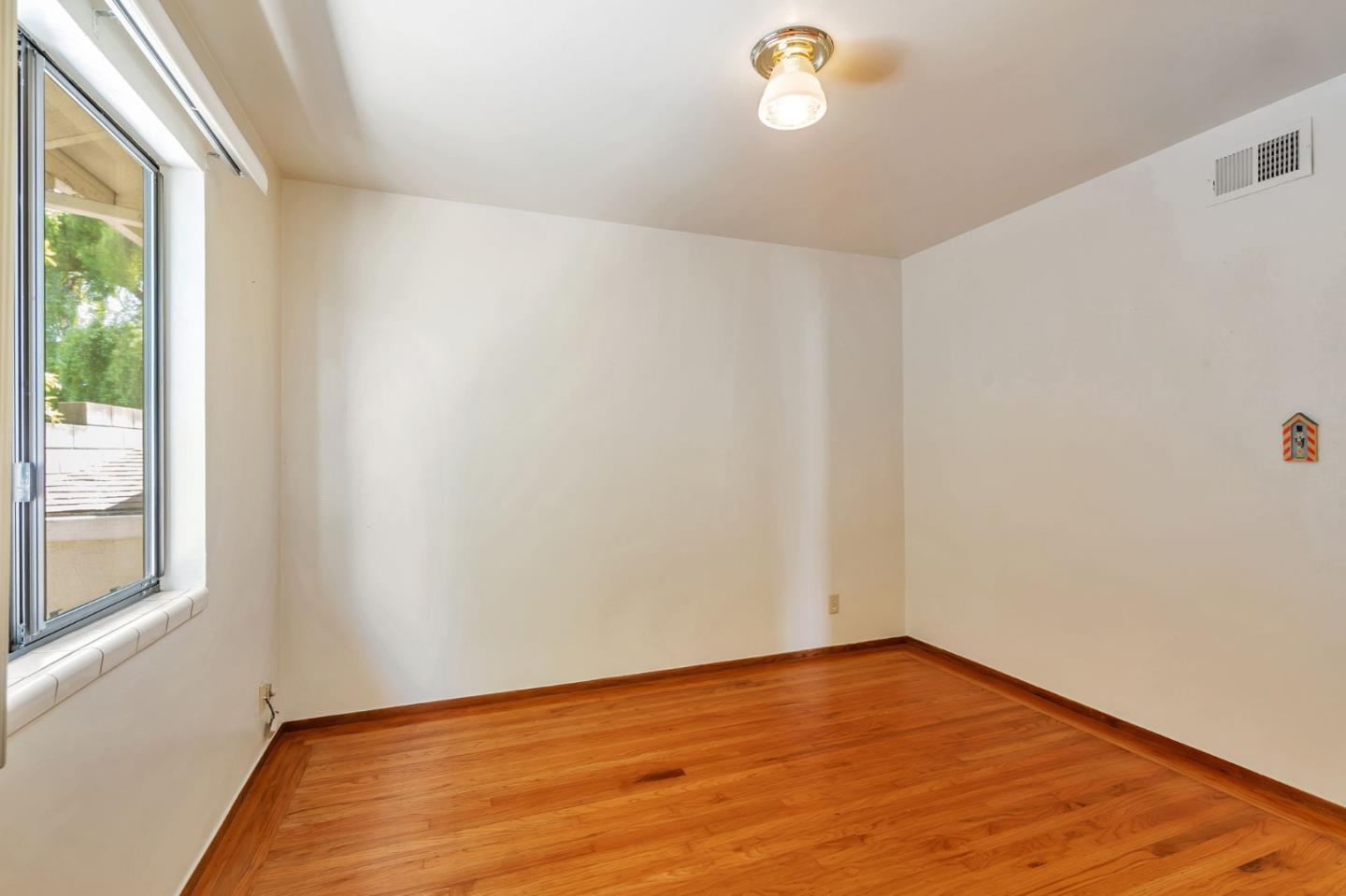Detail Gallery Image 26 of 41 For 948 W Olive Ave, Sunnyvale,  CA 94086 - 3 Beds | 1/1 Baths