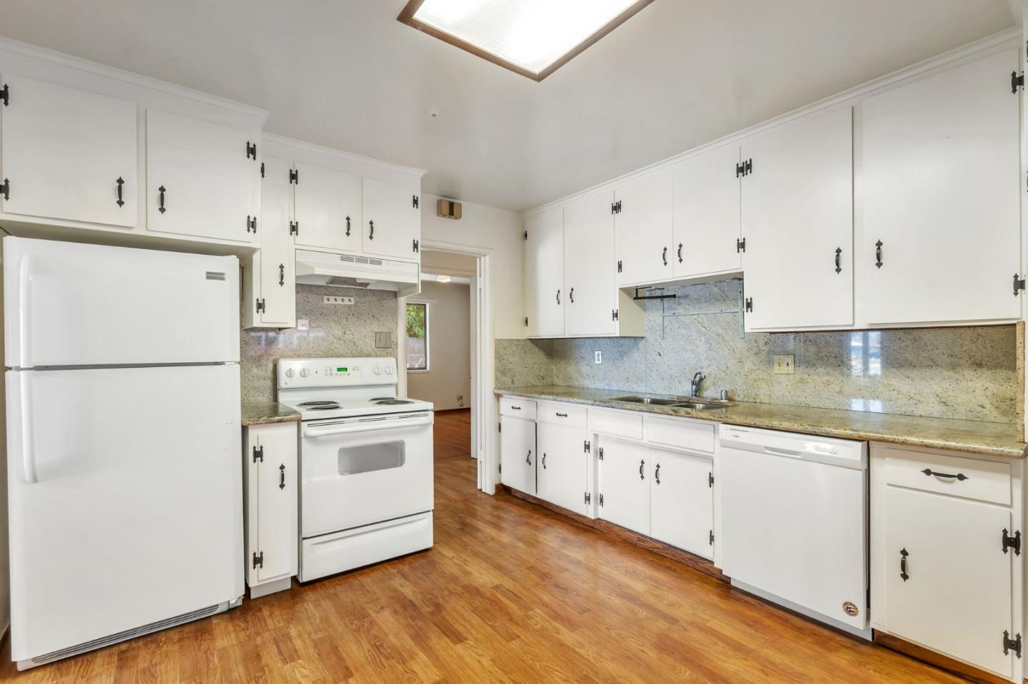 Detail Gallery Image 3 of 41 For 948 W Olive Ave, Sunnyvale,  CA 94086 - 3 Beds | 1/1 Baths