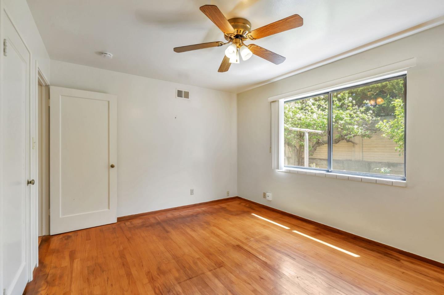 Detail Gallery Image 30 of 41 For 948 W Olive Ave, Sunnyvale,  CA 94086 - 3 Beds | 1/1 Baths