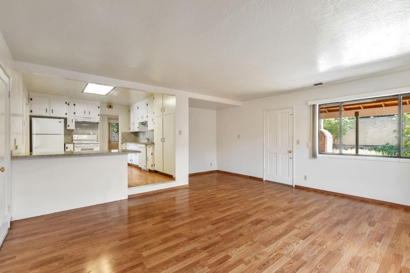 Detail Gallery Image 5 of 41 For 948 W Olive Ave, Sunnyvale,  CA 94086 - 3 Beds | 1/1 Baths