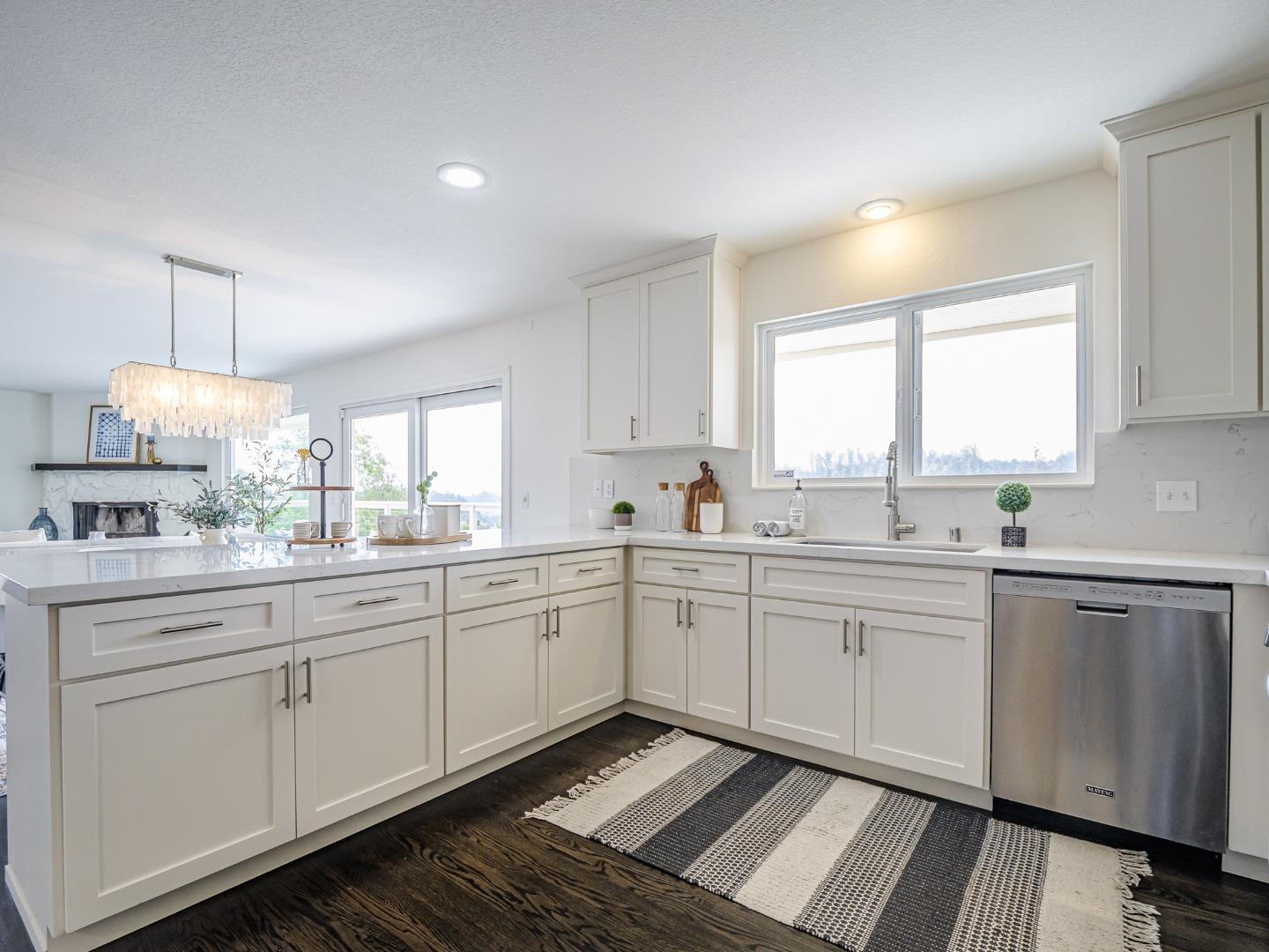 Detail Gallery Image 14 of 72 For 145 Old Adobe Rd, Watsonville,  CA 95076 - 4 Beds | 3 Baths