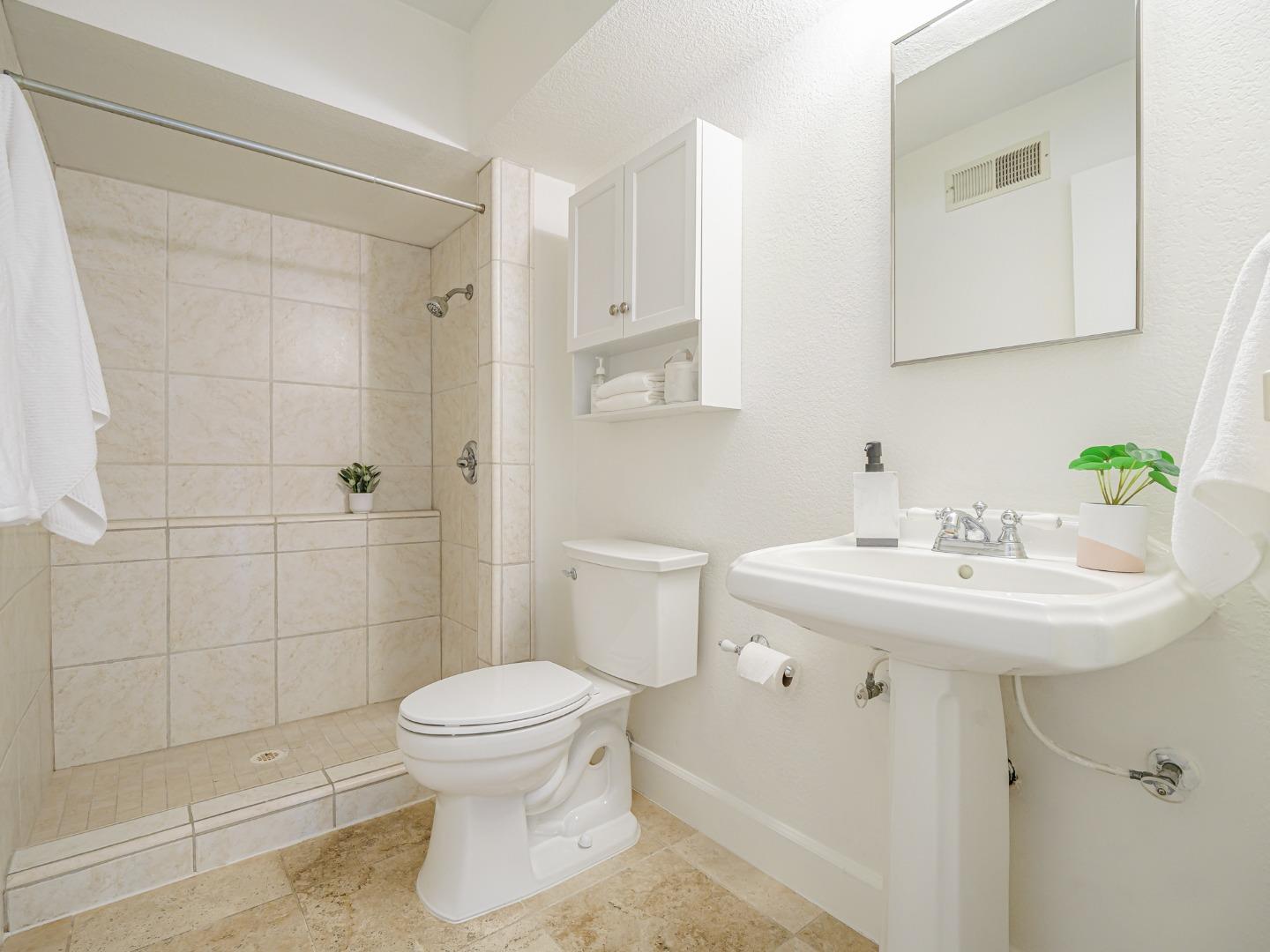 Detail Gallery Image 27 of 72 For 145 Old Adobe Rd, Watsonville,  CA 95076 - 4 Beds | 3 Baths