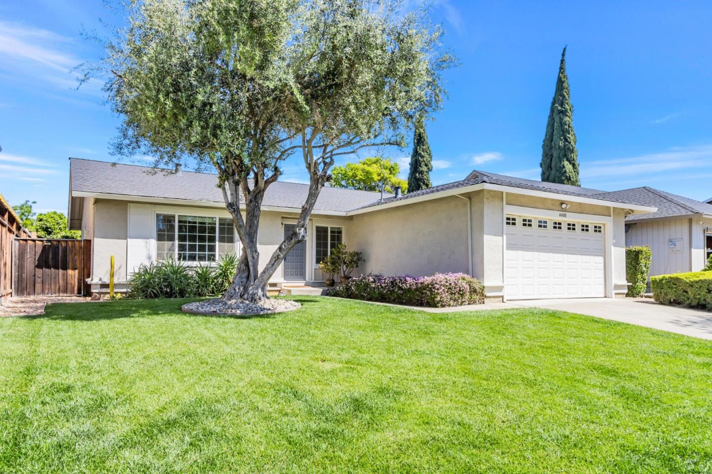 Detail Gallery Image 2 of 42 For 4400 Hampshire Pl, San Jose,  CA 95136 - 4 Beds | 2 Baths