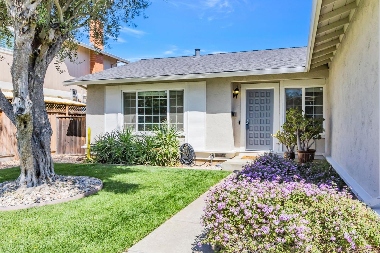 Detail Gallery Image 4 of 42 For 4400 Hampshire Pl, San Jose,  CA 95136 - 4 Beds | 2 Baths