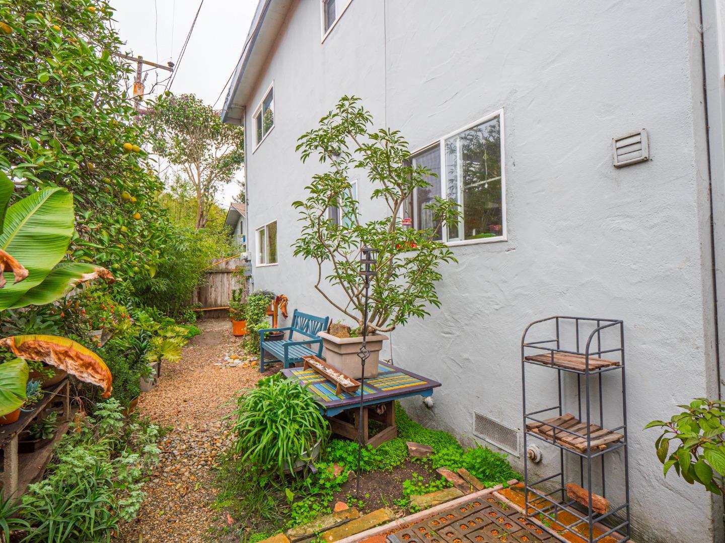 Detail Gallery Image 21 of 26 For 512 Laverne Ave, Aptos,  CA 95003 - 4 Beds | 2 Baths