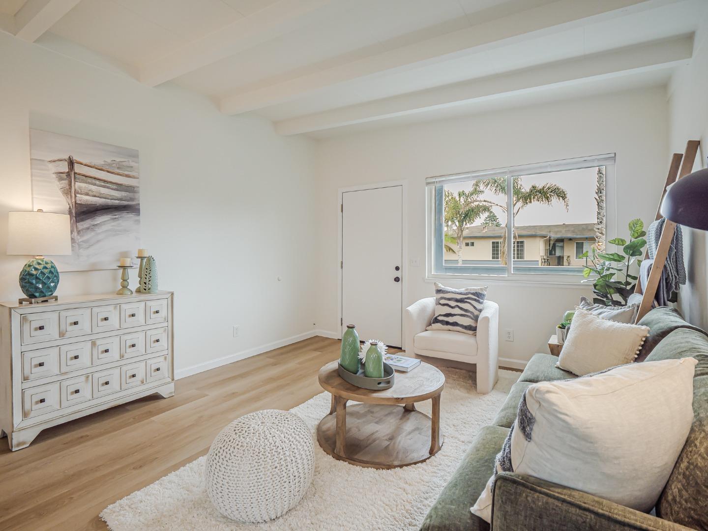 Detail Gallery Image 4 of 26 For 512 Laverne Ave, Aptos,  CA 95003 - 4 Beds | 2 Baths