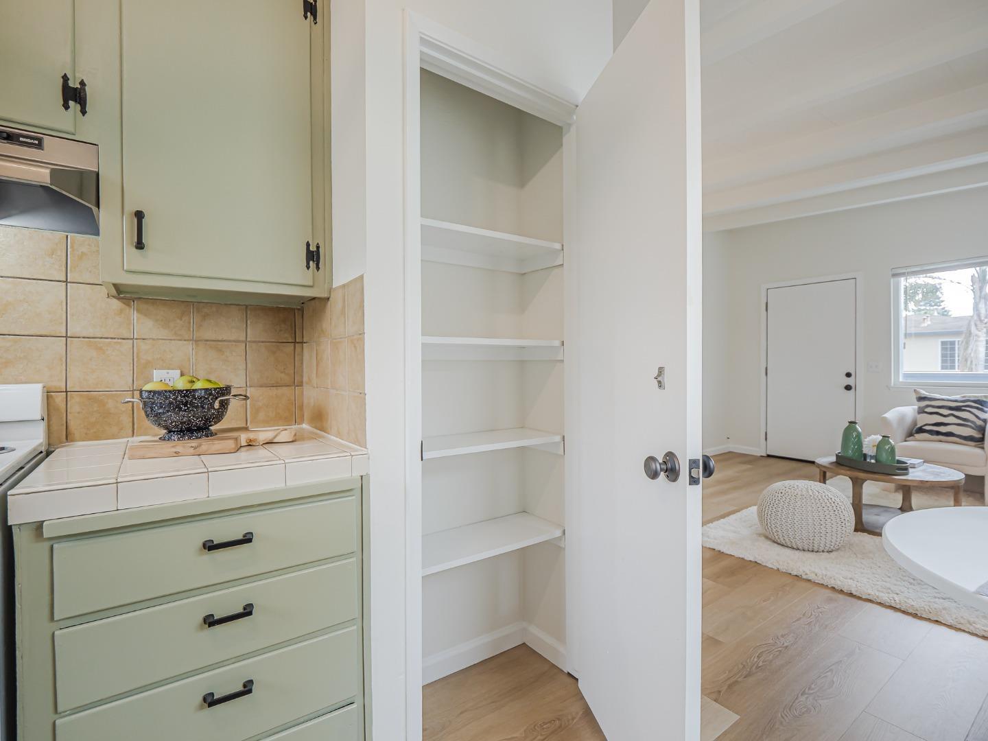 Detail Gallery Image 6 of 26 For 512 Laverne Ave, Aptos,  CA 95003 - 4 Beds | 2 Baths