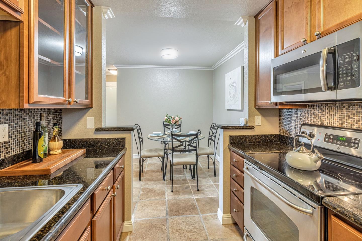 Detail Gallery Image 15 of 27 For 698 Teatree Ct, San Jose,  CA 95128 - 1 Beds | 1 Baths