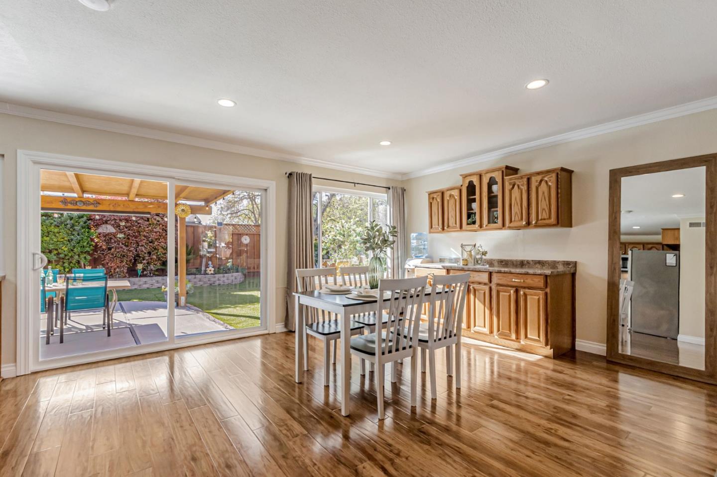 Detail Gallery Image 10 of 41 For 305 Vineyard Dr, San Jose,  CA 95119 - 4 Beds | 2 Baths