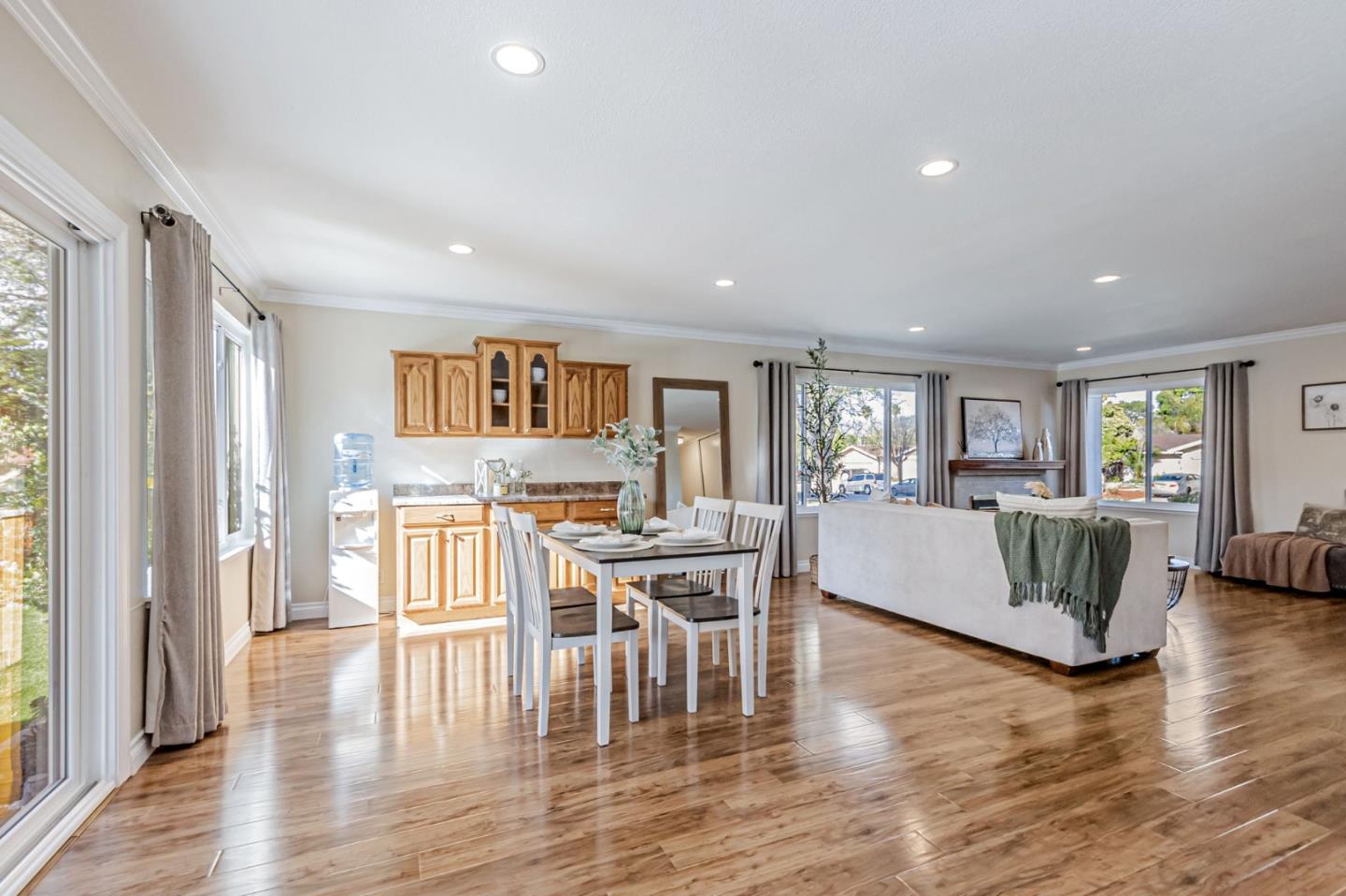 Detail Gallery Image 21 of 41 For 305 Vineyard Dr, San Jose,  CA 95119 - 4 Beds | 2 Baths
