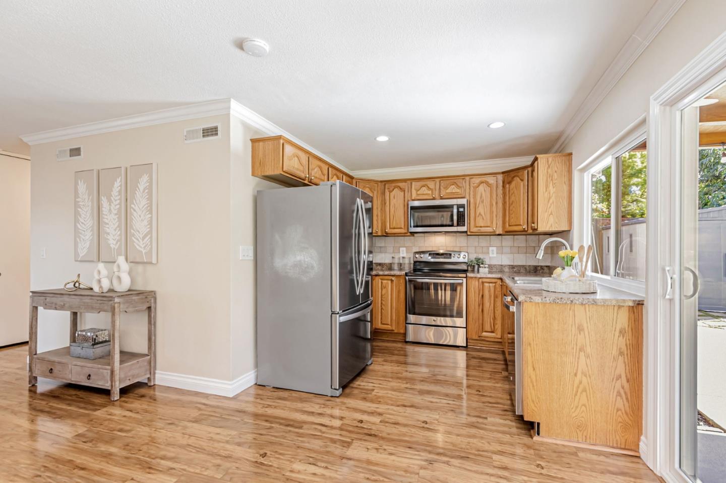 Detail Gallery Image 22 of 41 For 305 Vineyard Dr, San Jose,  CA 95119 - 4 Beds | 2 Baths