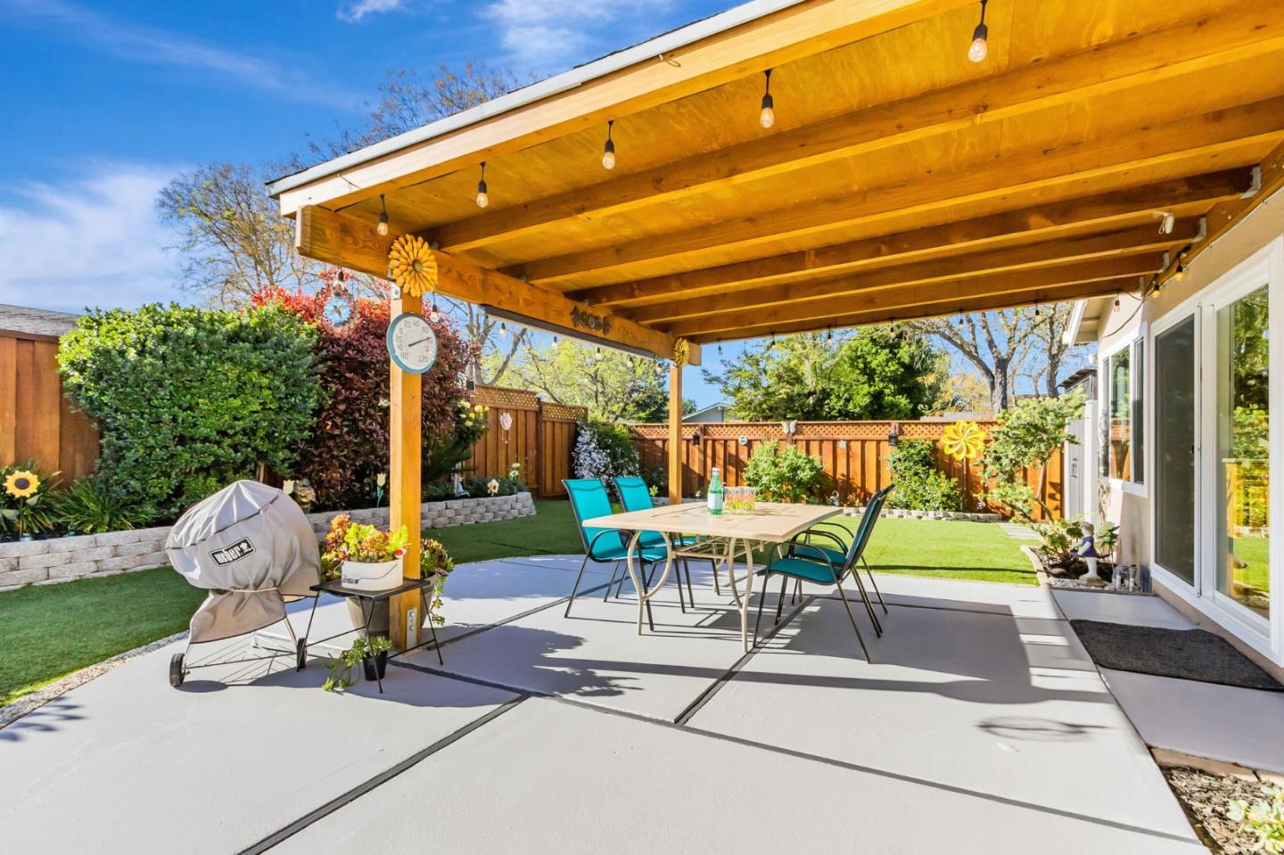 Detail Gallery Image 34 of 41 For 305 Vineyard Dr, San Jose,  CA 95119 - 4 Beds | 2 Baths