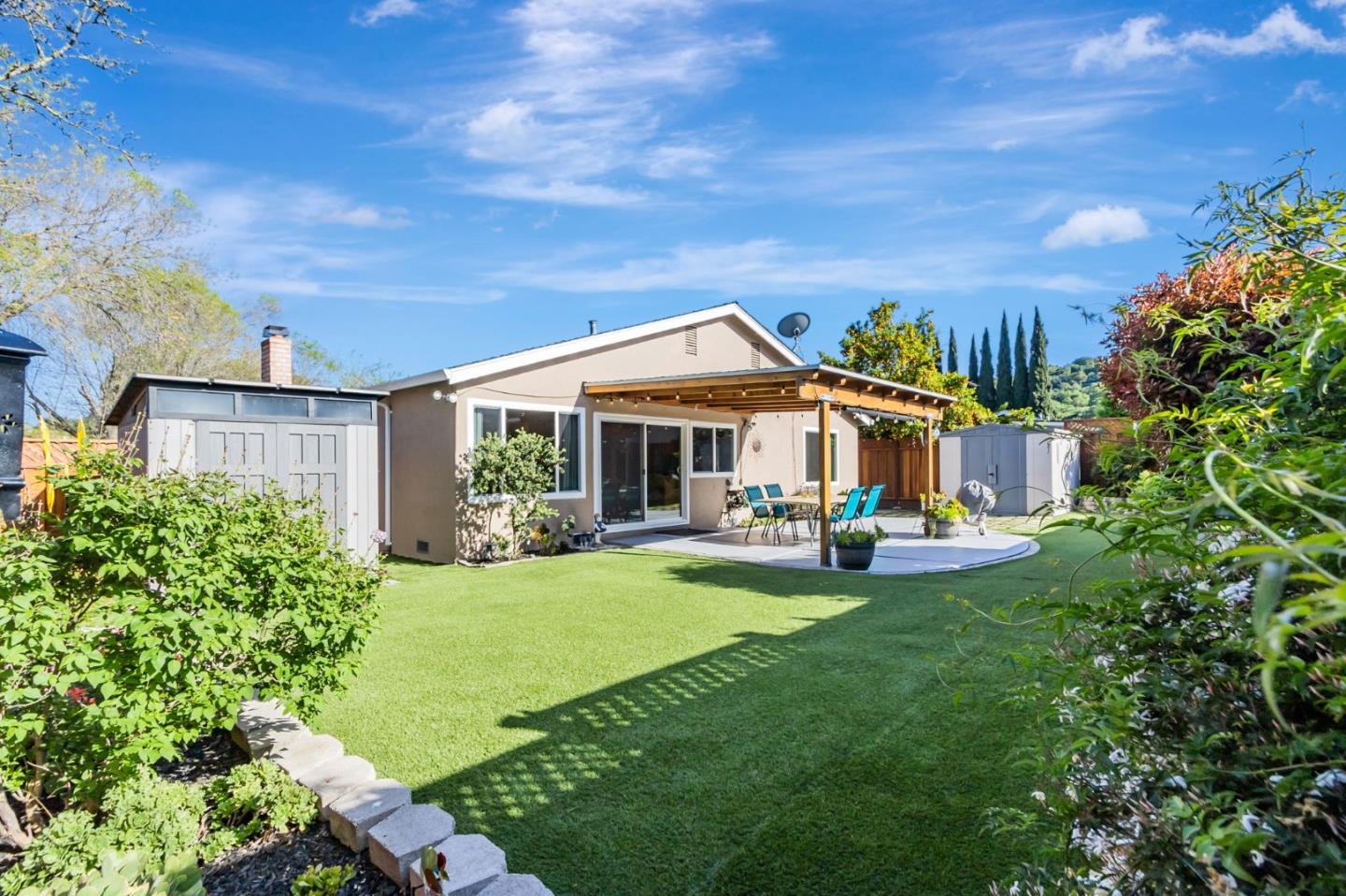 Detail Gallery Image 35 of 41 For 305 Vineyard Dr, San Jose,  CA 95119 - 4 Beds | 2 Baths