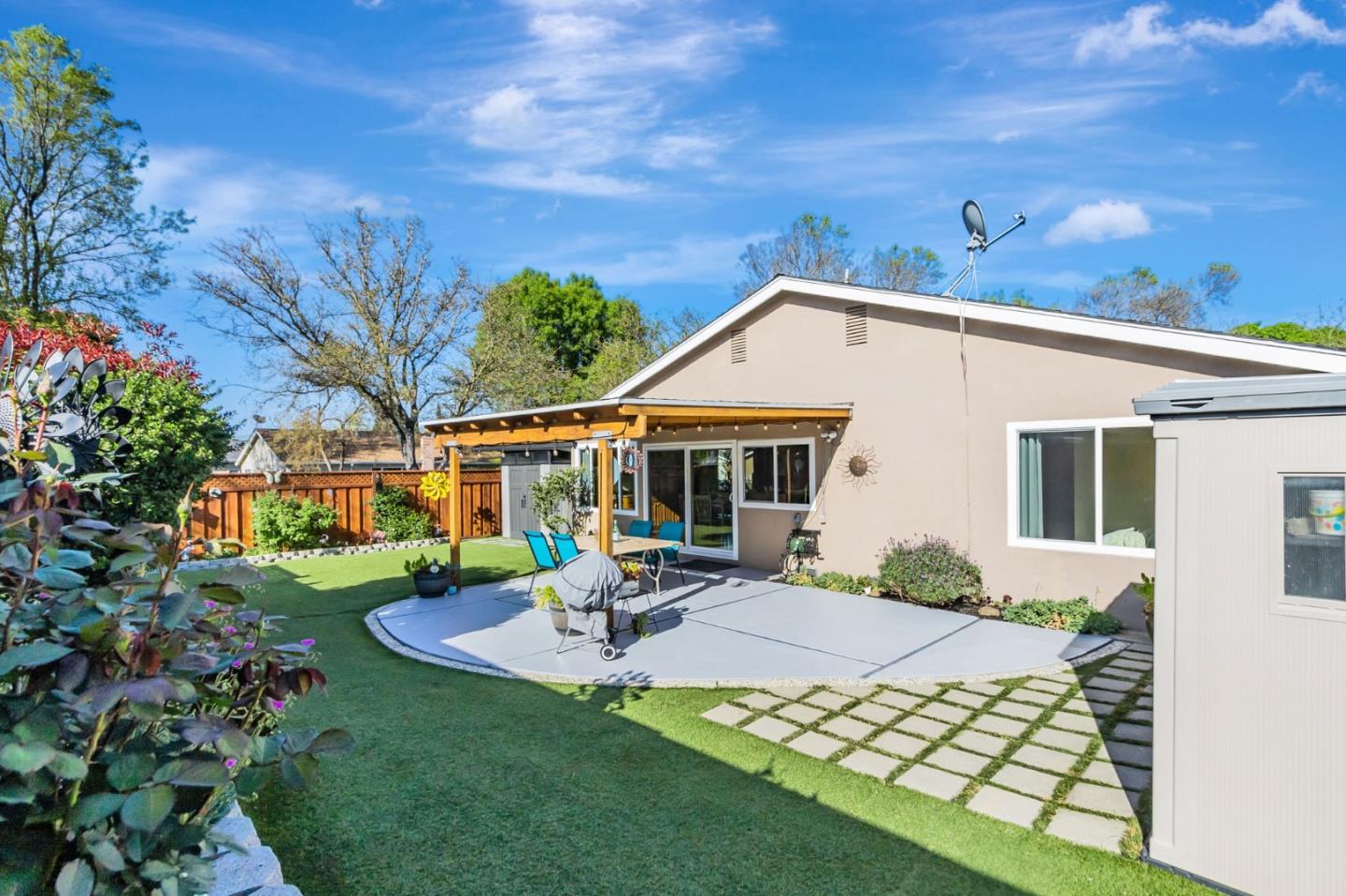 Detail Gallery Image 40 of 41 For 305 Vineyard Dr, San Jose,  CA 95119 - 4 Beds | 2 Baths
