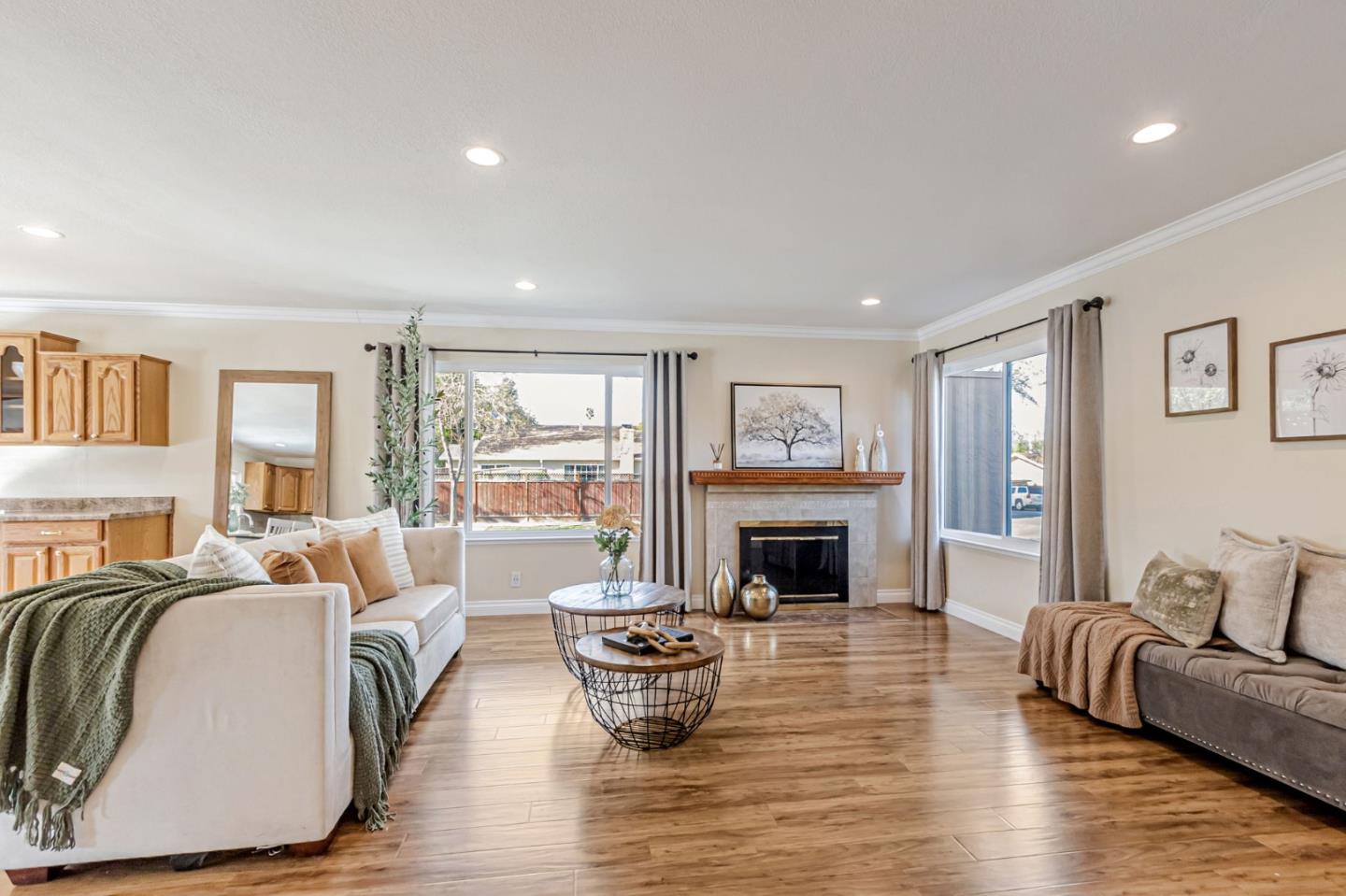 Detail Gallery Image 7 of 41 For 305 Vineyard Dr, San Jose,  CA 95119 - 4 Beds | 2 Baths