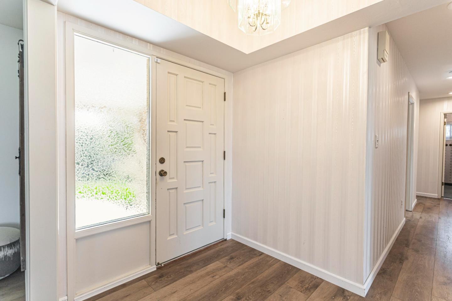 Detail Gallery Image 11 of 66 For 690 Ridgemark Dr, Hollister,  CA 95023 - 4 Beds | 2/1 Baths
