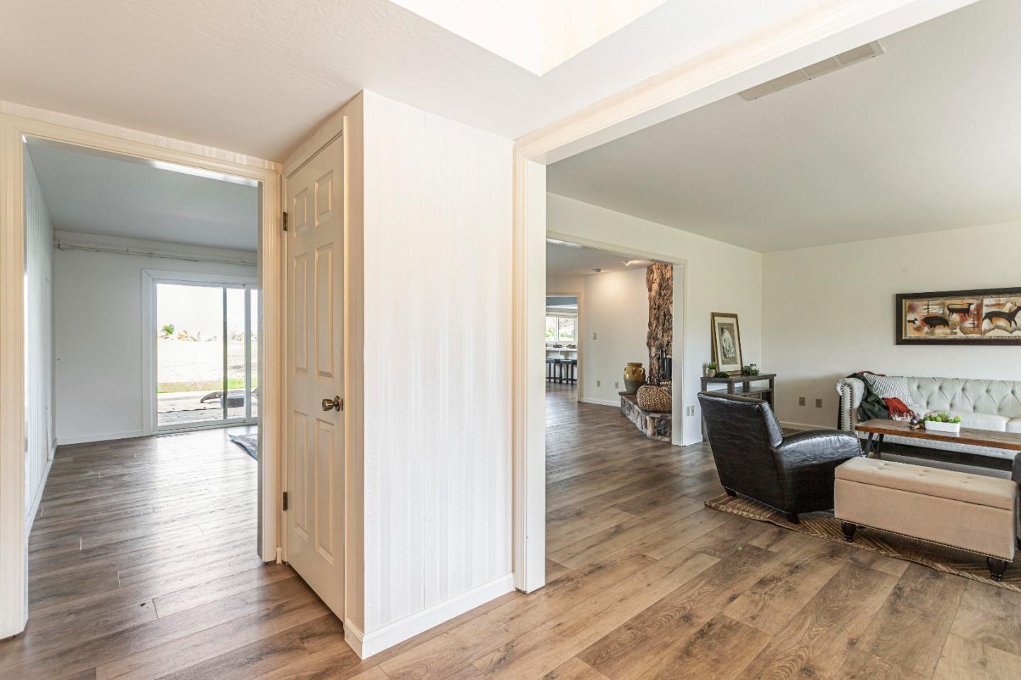 Detail Gallery Image 13 of 66 For 690 Ridgemark Dr, Hollister,  CA 95023 - 4 Beds | 2/1 Baths