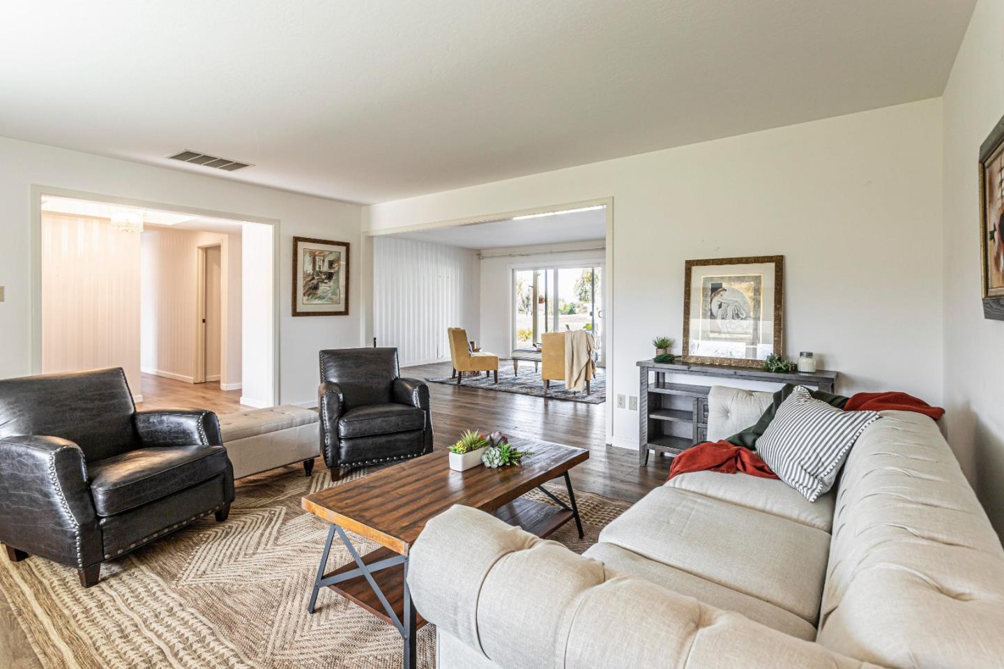 Detail Gallery Image 15 of 66 For 690 Ridgemark Dr, Hollister,  CA 95023 - 4 Beds | 2/1 Baths