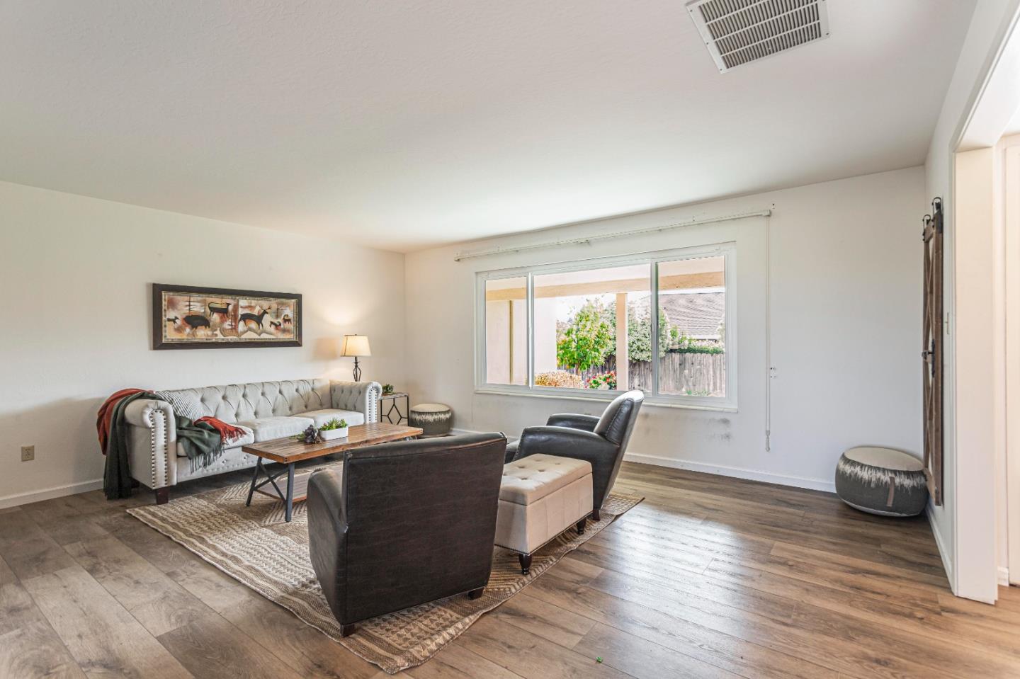 Detail Gallery Image 17 of 66 For 690 Ridgemark Dr, Hollister,  CA 95023 - 4 Beds | 2/1 Baths