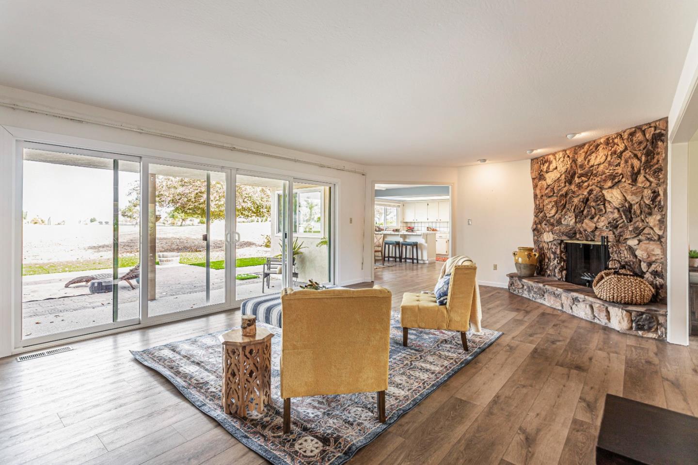 Detail Gallery Image 18 of 66 For 690 Ridgemark Dr, Hollister,  CA 95023 - 4 Beds | 2/1 Baths