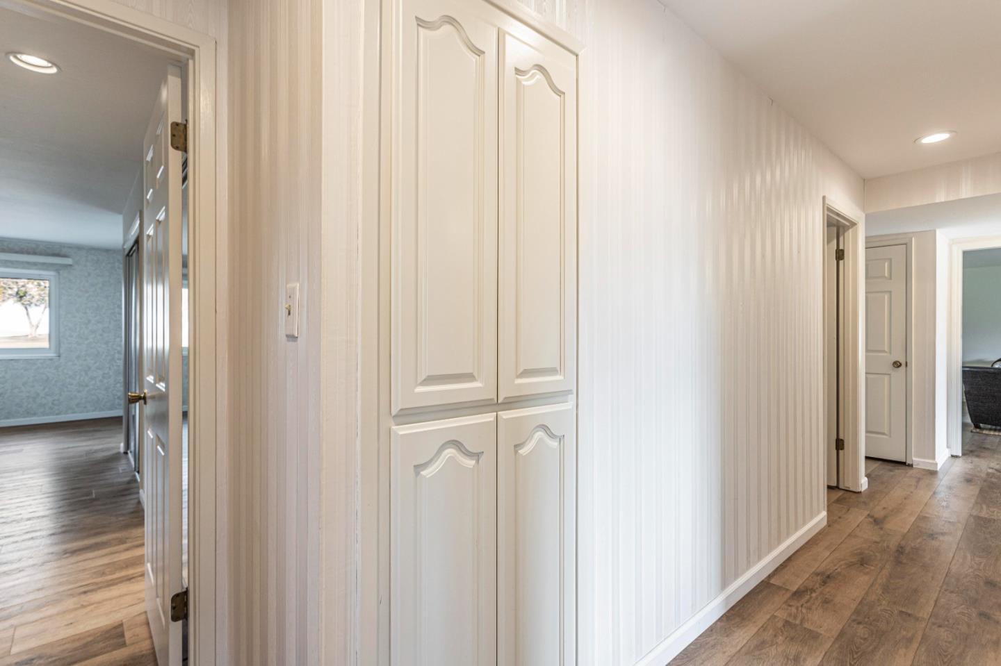 Detail Gallery Image 29 of 66 For 690 Ridgemark Dr, Hollister,  CA 95023 - 4 Beds | 2/1 Baths